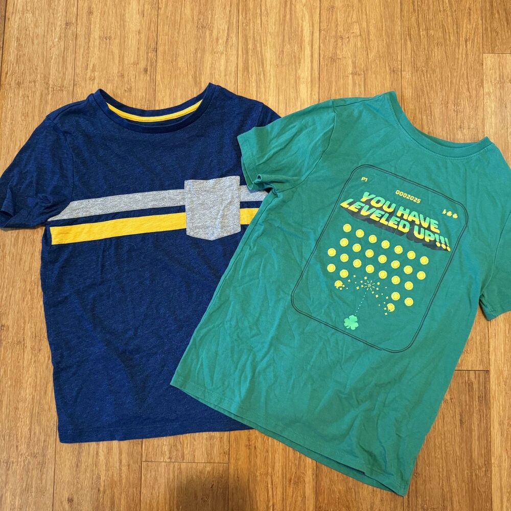 2 Old Navy Short Sleeved Shirts Bundle Boys Size Large (10/12)